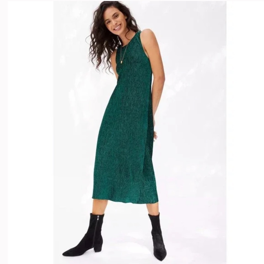 Anthropologie Maeve Adrienne Twist-Back Velvet Midi Dress